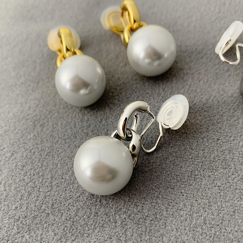 16g Weight 925 Sterling Silver Ear Needle Material Pearl Inlay Material Ear Cuffs, Ear Studs Classification 1 Pair Quantity Banquet, Daily, Date Occasion Copper Material Geometric Pattern All Seasons Season Women's Gender Plating, Inlay Design Elegant Style 1 Pair Elegant Geometric Plating Inlay Copper Pearl Ear Cuffs Ear Studs 17