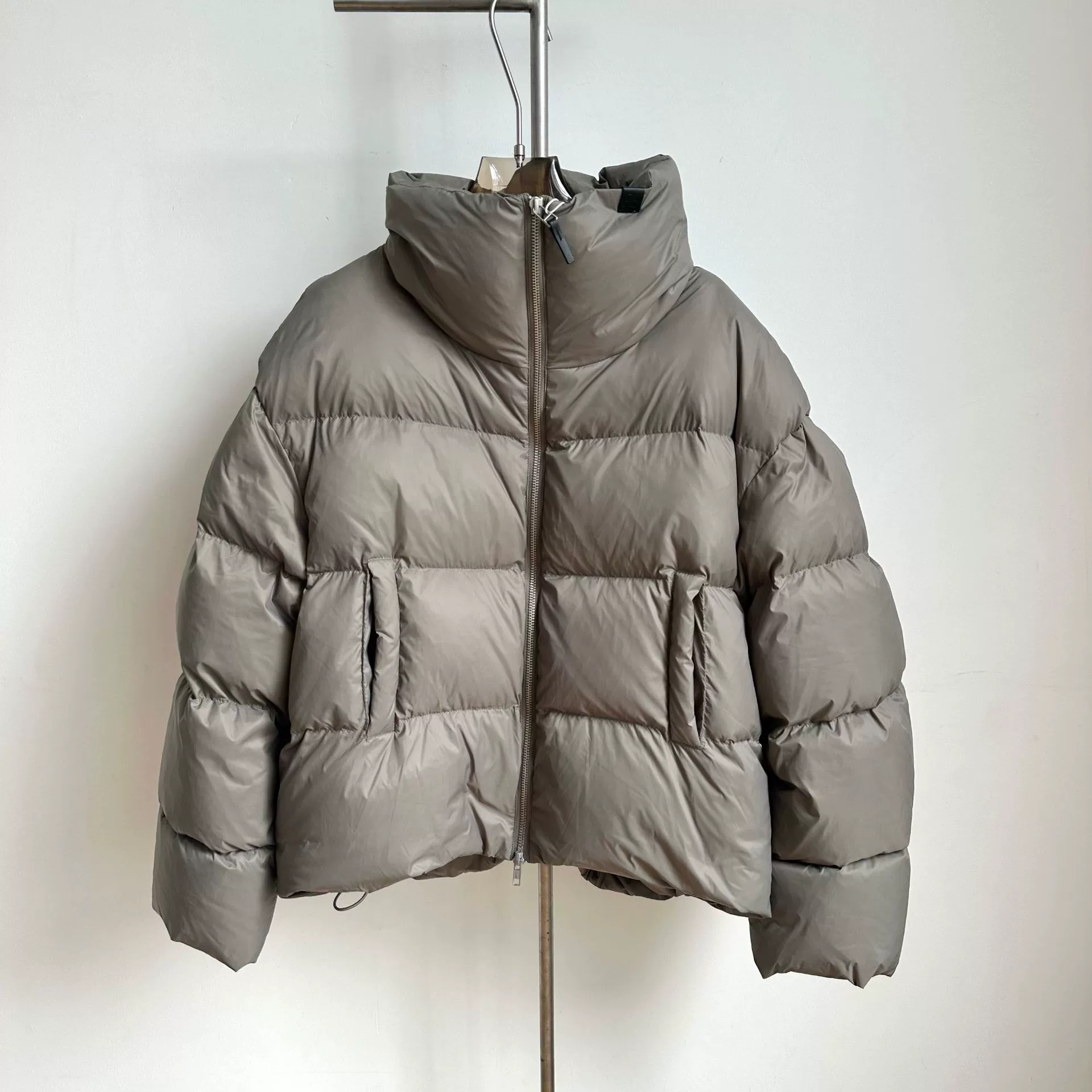 Универсальная свободная куртка-пуховик с высоким воротником, черная/серая