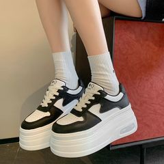 女性のための小さな超厚底白い靴 2025 春の新しい韓国スタイルの高さを高めるプラットフォームシューズ
