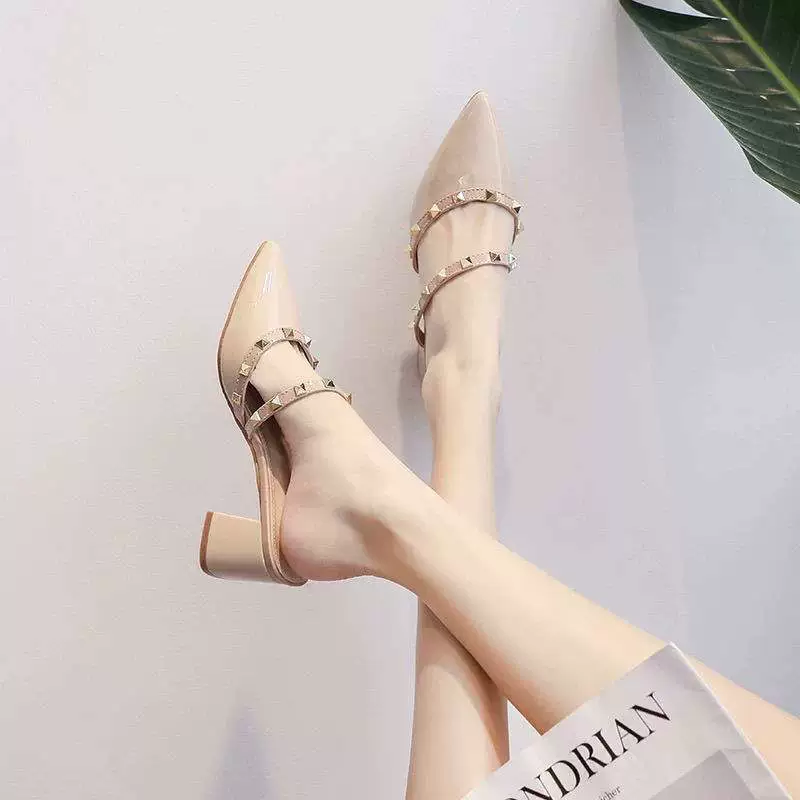 Балетки Baotou для верхней одежды, весна-лето 2025, новые сказочные босоножки на среднем каблуке с острым носком, заклепками и плоской подошвой.