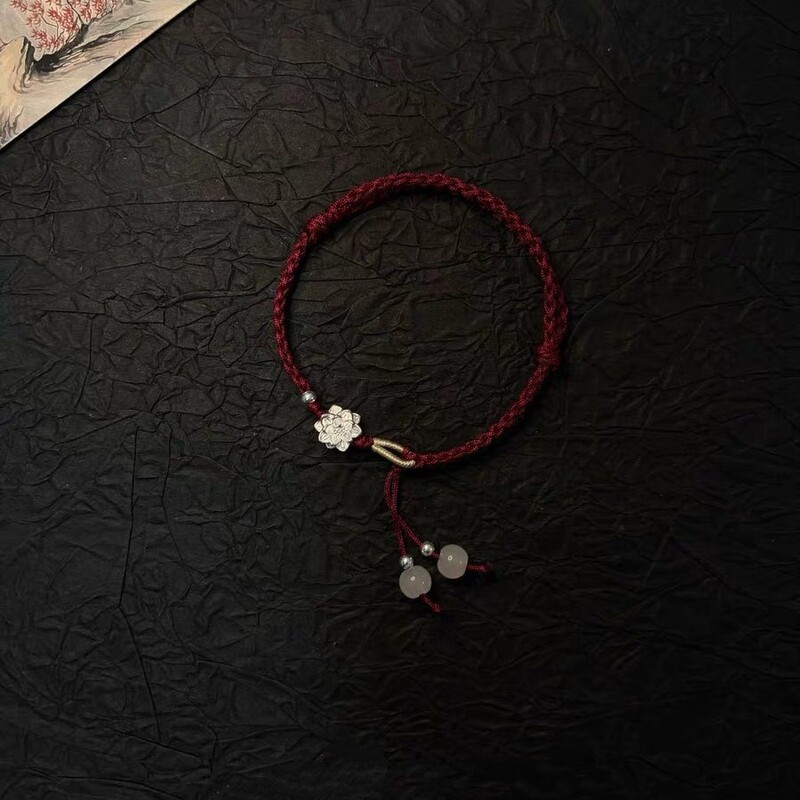 New Chinese-style burgundy lotus woven bracelet, niche design, high-end feel, unique and versatile, exquisite national-style accessory