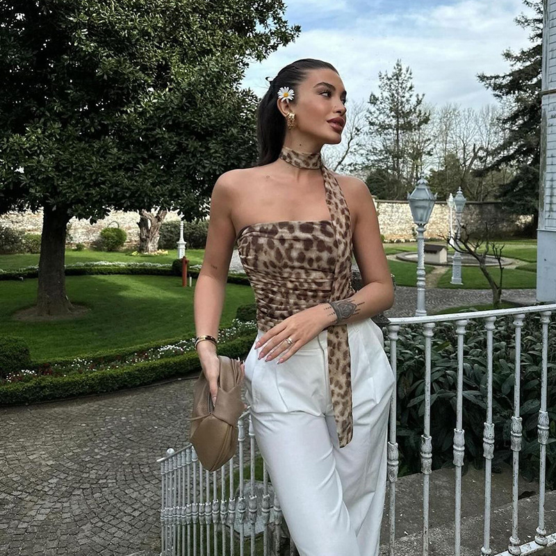 112g Weight Polyester Fabric Type Short Top Length Bandeau Tops Type Holiday Occasion Strapless Neckline Slim Fit Type Leopard Pattern Summer Season Women's Gender Backless Design Sexy, Streetwear Style Wholesale Women's Sexy Streetwear Leopard Backless Tank Tops 10