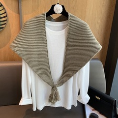秋冬季新款百搭羊毛混纺镂空三角披肩女保暖防寒纯色外搭针织围巾