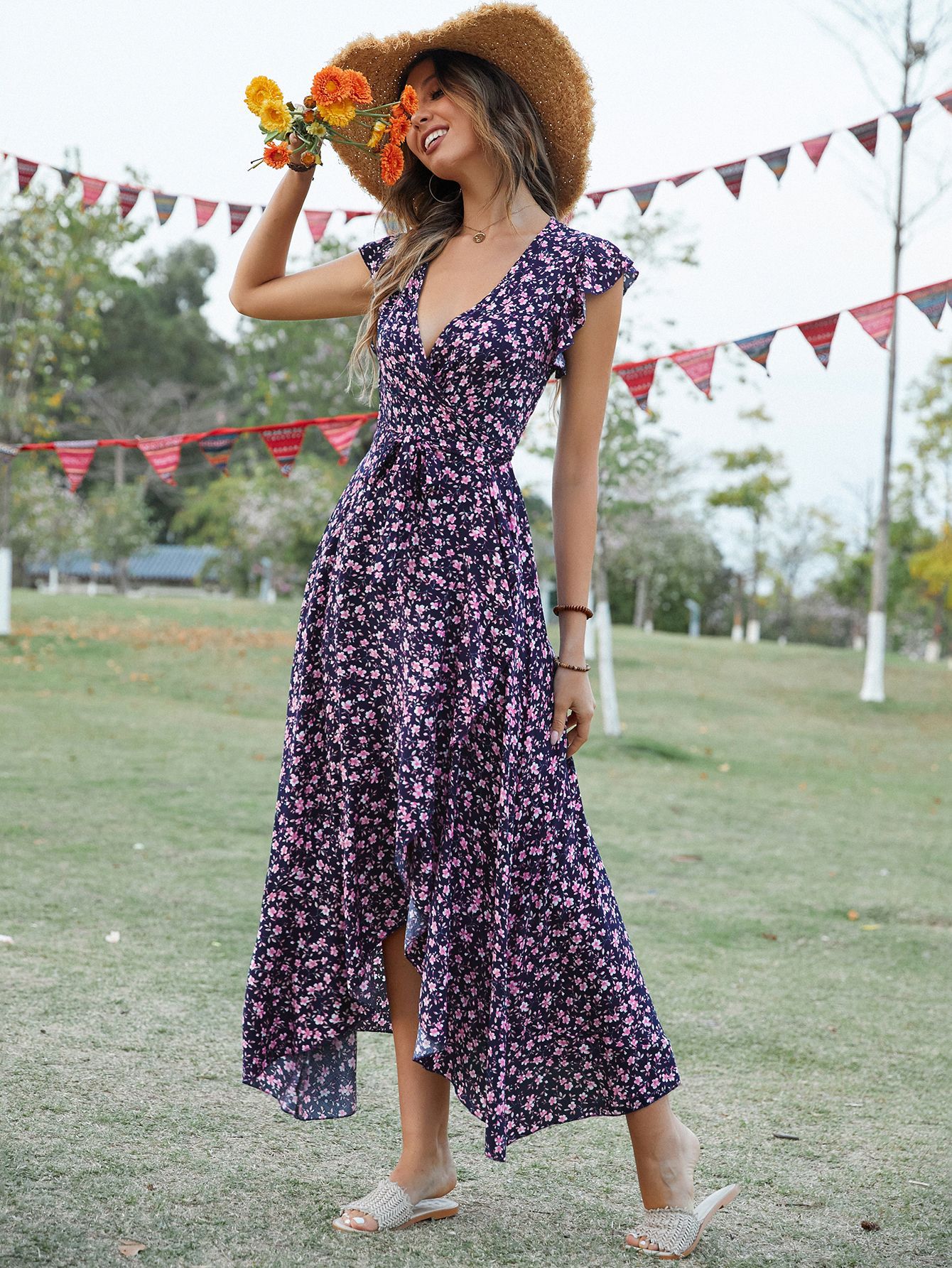 Independently designed new V-neck bohemian holiday style slim fitting lace up dress_voghion.com