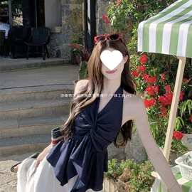 设计感V领扭结不规则无袖衬衫女夏季新款度假风露背修身辣妹上衣
