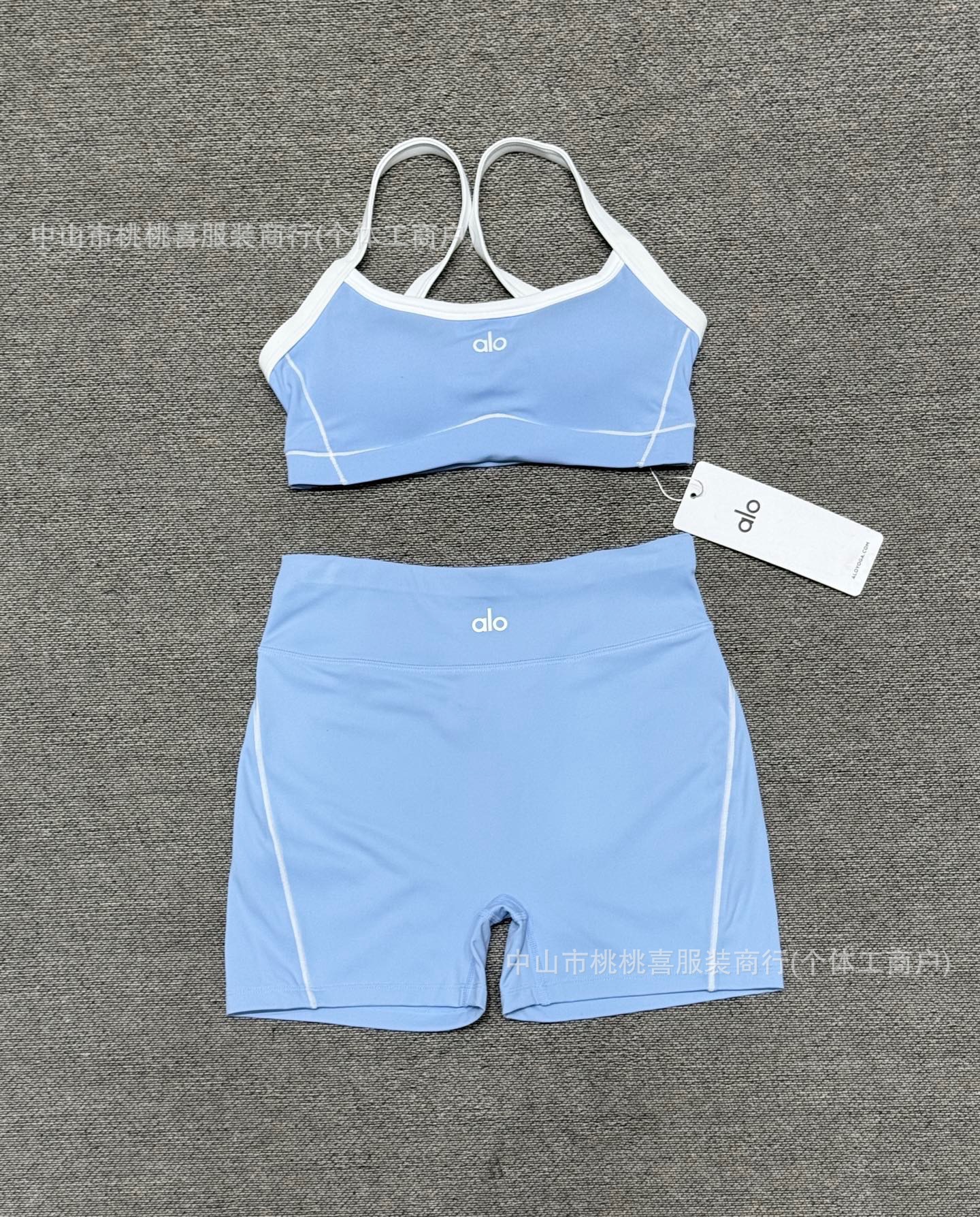 Inventario desnudo de alta elasticidad yoga conjunto de sujetadores de cintura de elevación de cadera línea de acondicionamiento de forma pantalones cortos de ejercicio al aire libre para mujeres
