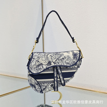 ߼ ^ţƤƤŮʿrб ߶RWLһl