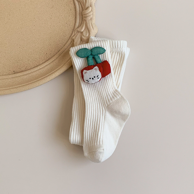 Otoño nuevo oso de cereza de dibujos animados calcetines para niños vestidos con calcetines para niños pequeños y medios