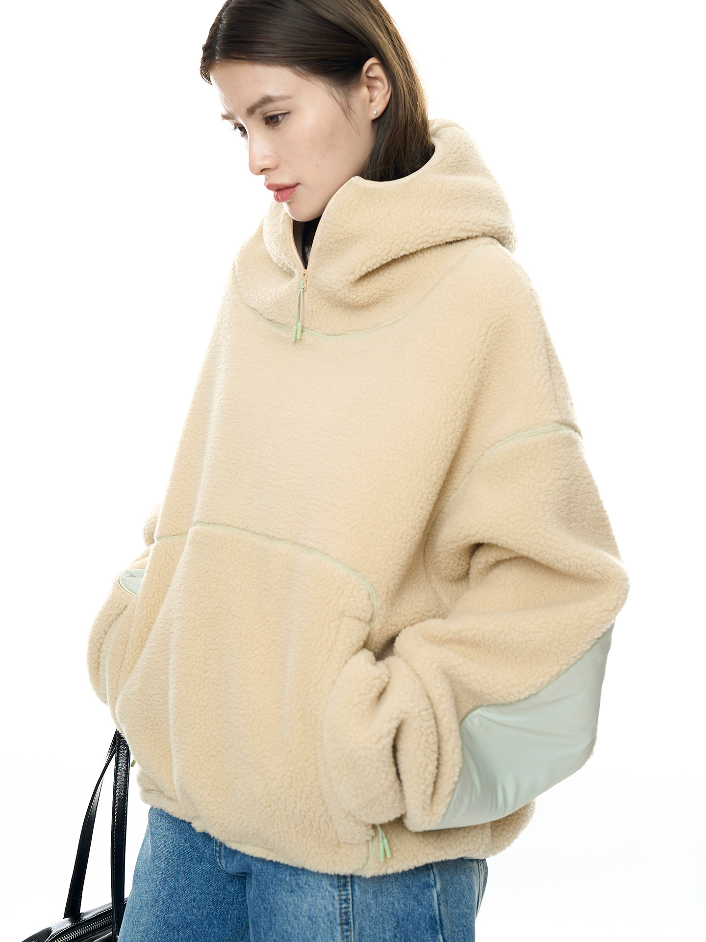 ルーヴル冬の新型韓国insカジュアル防風帽子羊小毛衛衣の厚い保温郭形の上着の女性