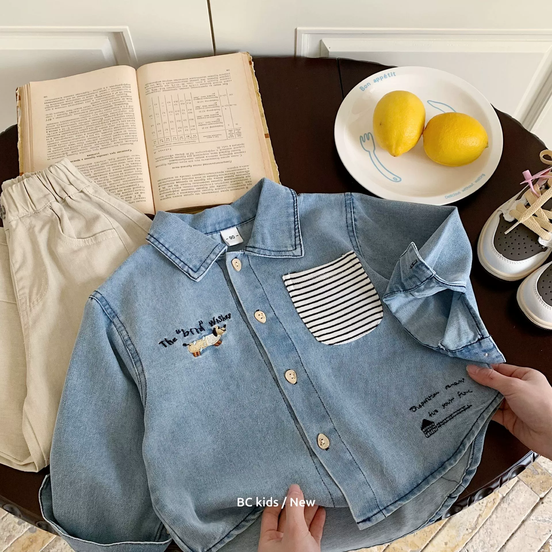 Детская джинсовая рубашка Bangcheng, осень 2025, новая модель, полосатая, с карманом, в ретро стиле, для мальчиков и девочек, H0137