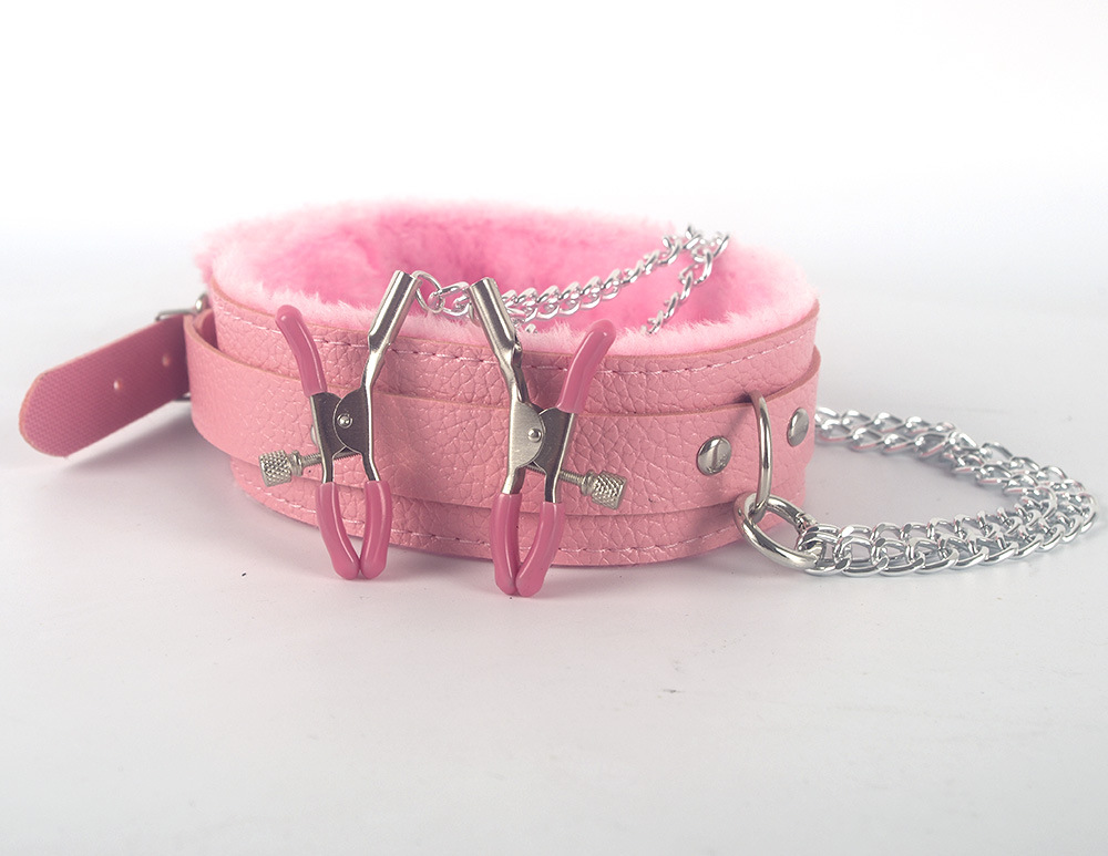 Collier sexy en cuir avec pinces en peluche et harnais de cou_voghion.com