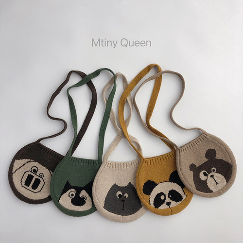 Pocket baby~cute~Korean version of children's woolen crossbody bag, men's and women's treasure, knitted cartoon, cute snacks, money for outer wear