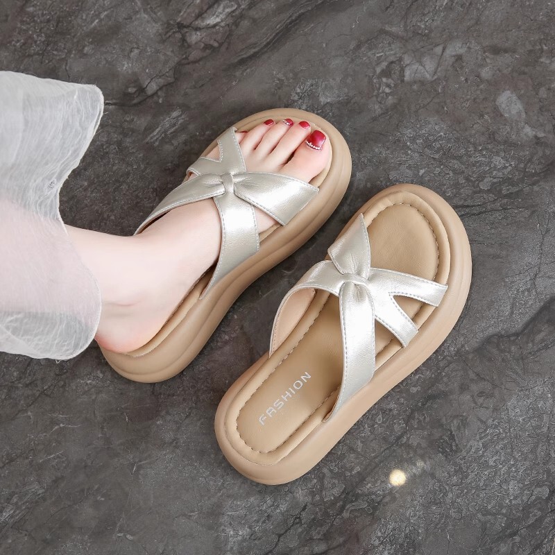 Trendy Versatile Women's Slippers Summer 2025 Hot Style Outdoor Korean Version Non-Slip Soft Thick-Soled Casual Cross Strap Sandals Trendy Versatile Women's Slippers Summer 2025 Hot Style Outdoor Korean Version Non-Slip Soft Thick-Soled Casual Cross Strap Sandals