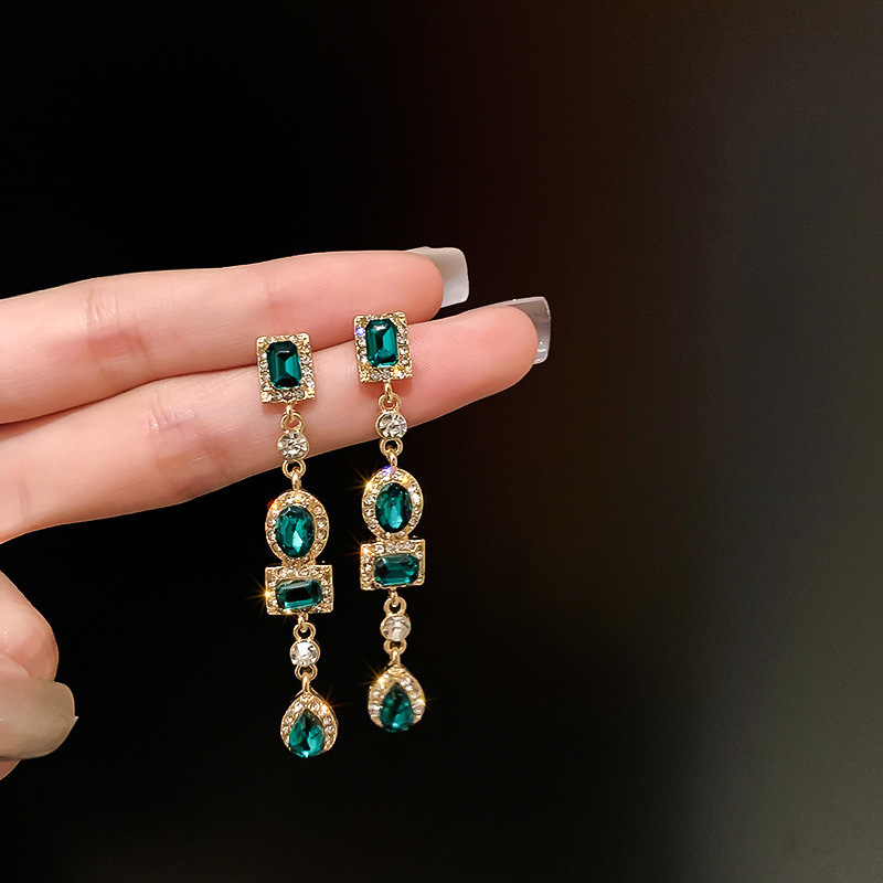 Temperamento de pendientes verdes pendientes ligeros lujosos de alto nivel sensación de pendientes zircon flores joyas geométricas al por mayor fábrica