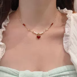 项链;耳环;耳钉