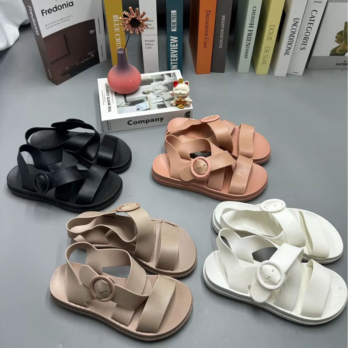 2025夏季新款平底凉鞋女纯色交叉绑带防滑舒适拖鞋