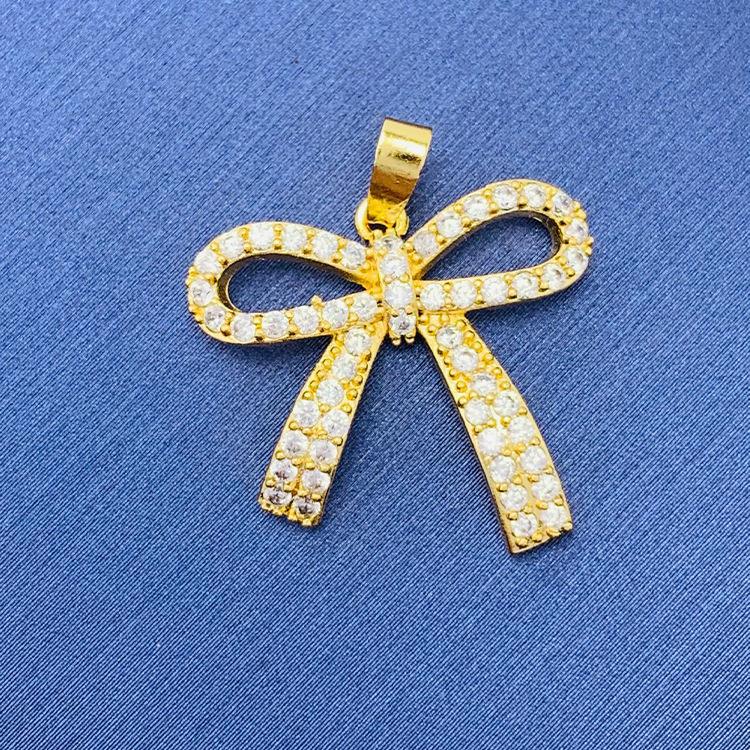 2022 nuevo trébol giratorio simple cien colgante fuente joyería fábrica al por mayor directa sin cadena