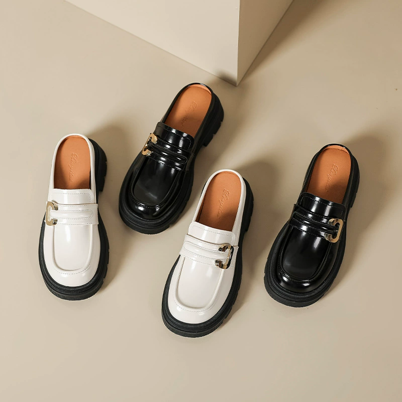 2023 Весенний горячий топ Новые тапочки Баотоу на толстой подошве Верхняя одежда Сандалии и тапочки Кожаная обувь в британском стиле для женщин