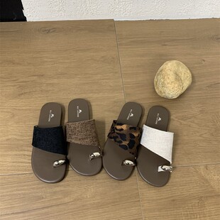 �鲼���ٿ���ֺһ����ЬŮʿ�ļ��⴩�¿�ȼ���Ů�Lƽܛ�כ���Ь