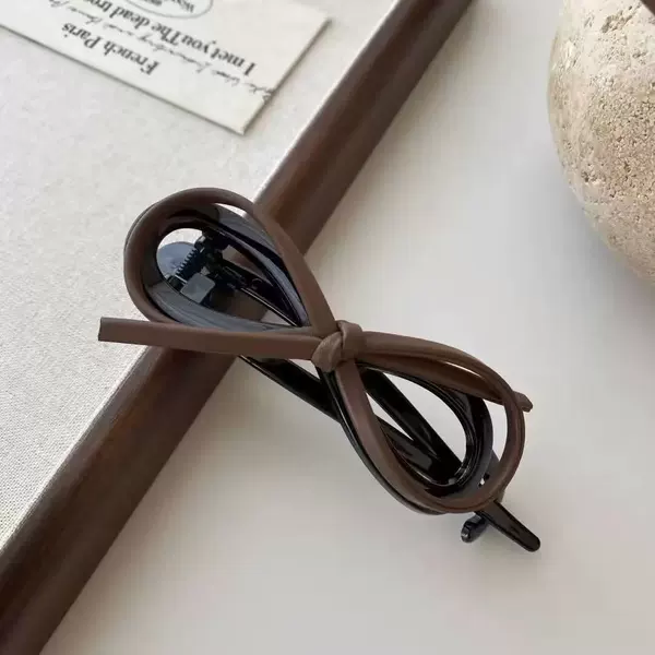 Twist clip + coffee color