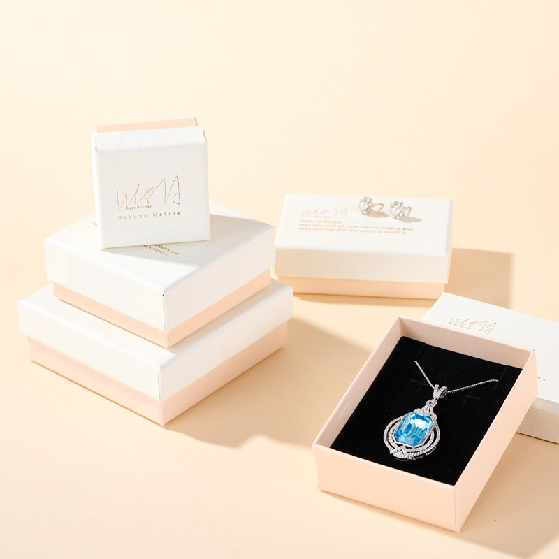 Elegante minimalistische Schmuckschatulle Armband- und Halsketten-Verpackungsbox Geschenkbox zum Valentinstag Ring- und Ohrringstecker-Schmuckschatulle