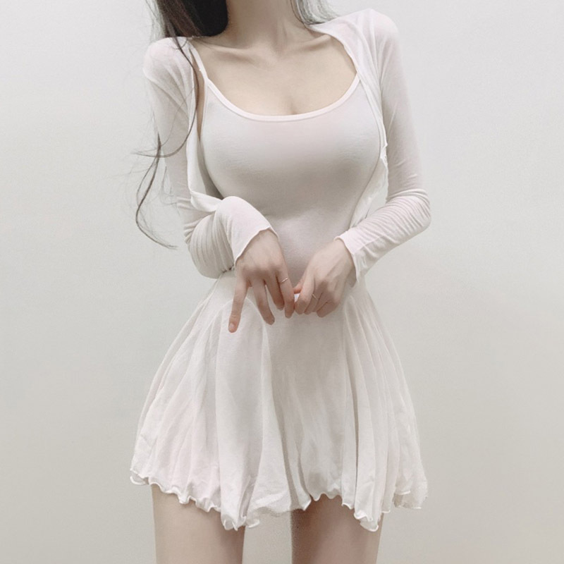 South Korea's Dongdaemun Slimming Look and Figure-Showing Cardigan + Suspender Dress Two-Piece Sexy Figure-Showing Skirt