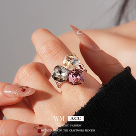 耳环;项链;手链