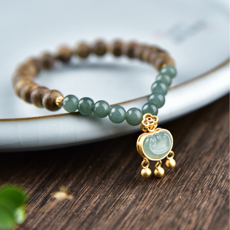 [Original design of agarwood] Qi Nan agarwood 0.7 strings-matching: Mala Jade concentric lock