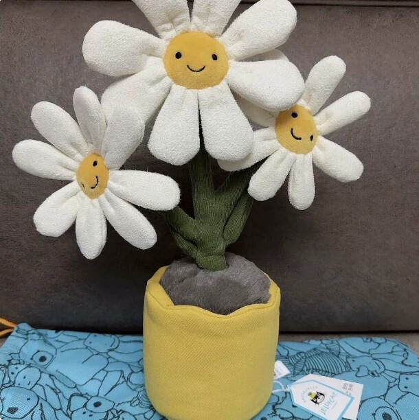 国産ジェリーキャットと同じスタイルの水仙、チューリップ、ヒマワリ、デイジー、大輪の花、鉢植えのおもちゃ、花束|undefined