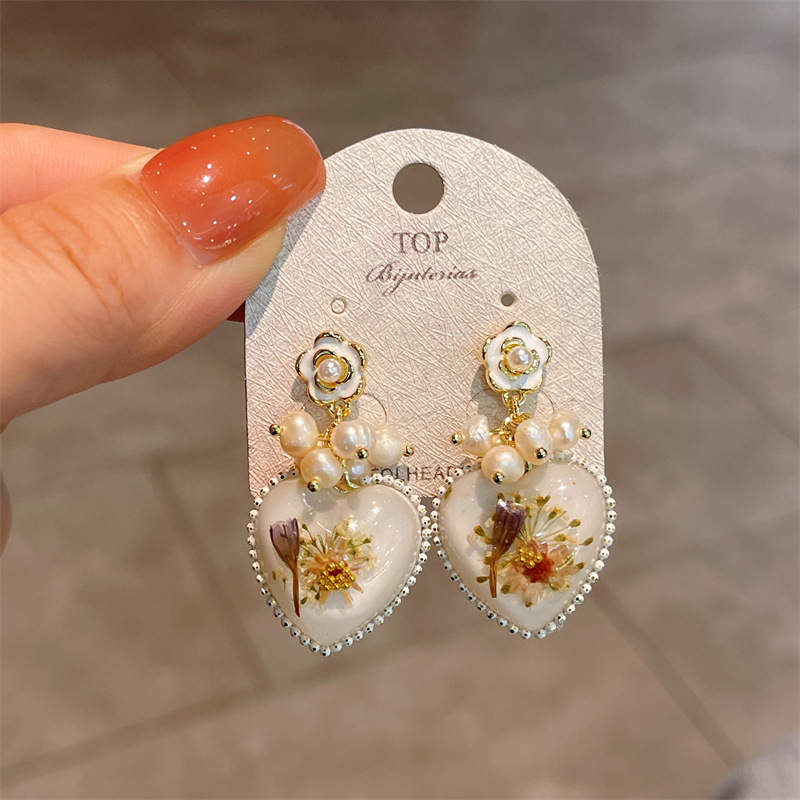 Pearl Inlay Material Drop Earrings Classification 1 Pair Simple Style Classic Style Heart Shape Inlay Resin Freshwater Pearl Copper Pearl Drop Earrings