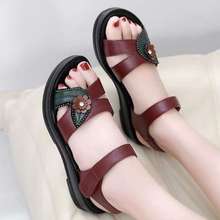 真软皮妈妈凉鞋女夏季老人奶奶鞋子防滑中老年女鞋坡跟软底不累脚