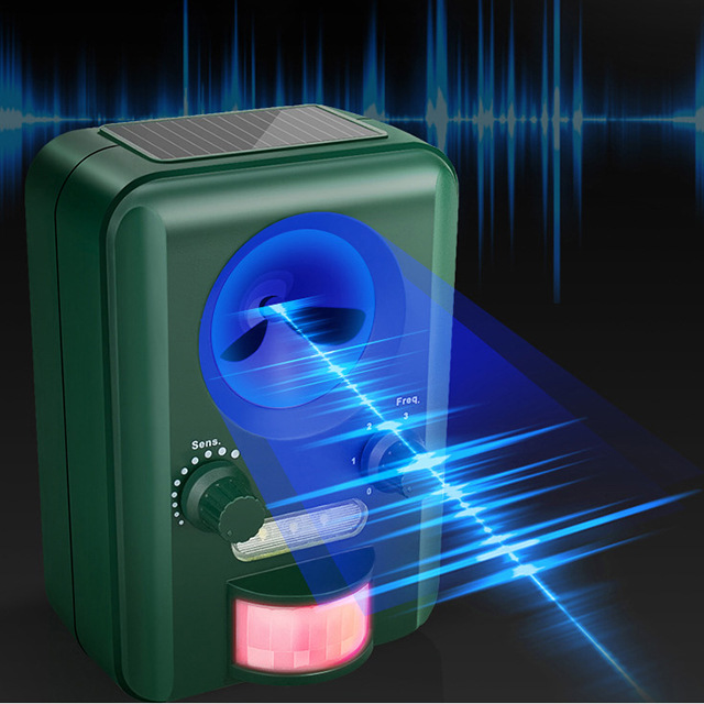 奥讯户外太阳能供电超声波闪光动物驱赶器驱猫驱狗驱鸟无害无污染