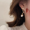 Retro white acrylic small design universal advanced earrings, French retro style, simple and elegant design