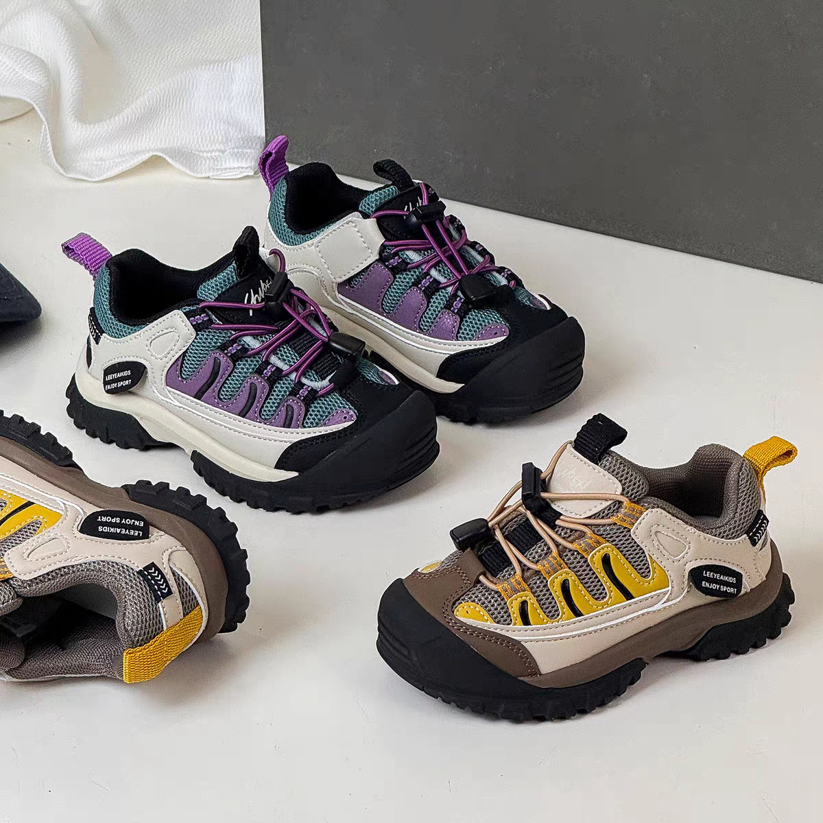 2026 New Model Outdoor Hiking and Mountaineering Non-Slip Children's Shoes for Boys, Lightweight and Durable