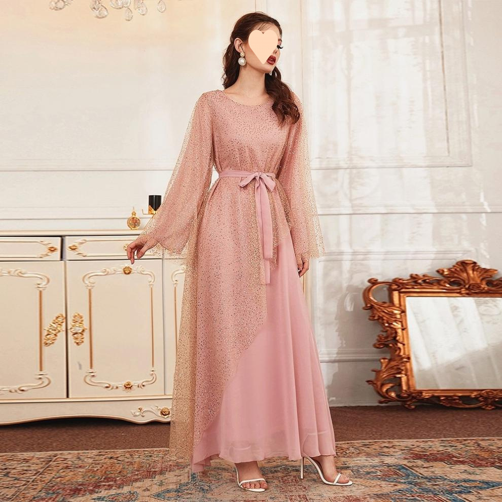 Abito lungo musulmano da donna rosa con paillettes e inserti in mesh_voghion.com