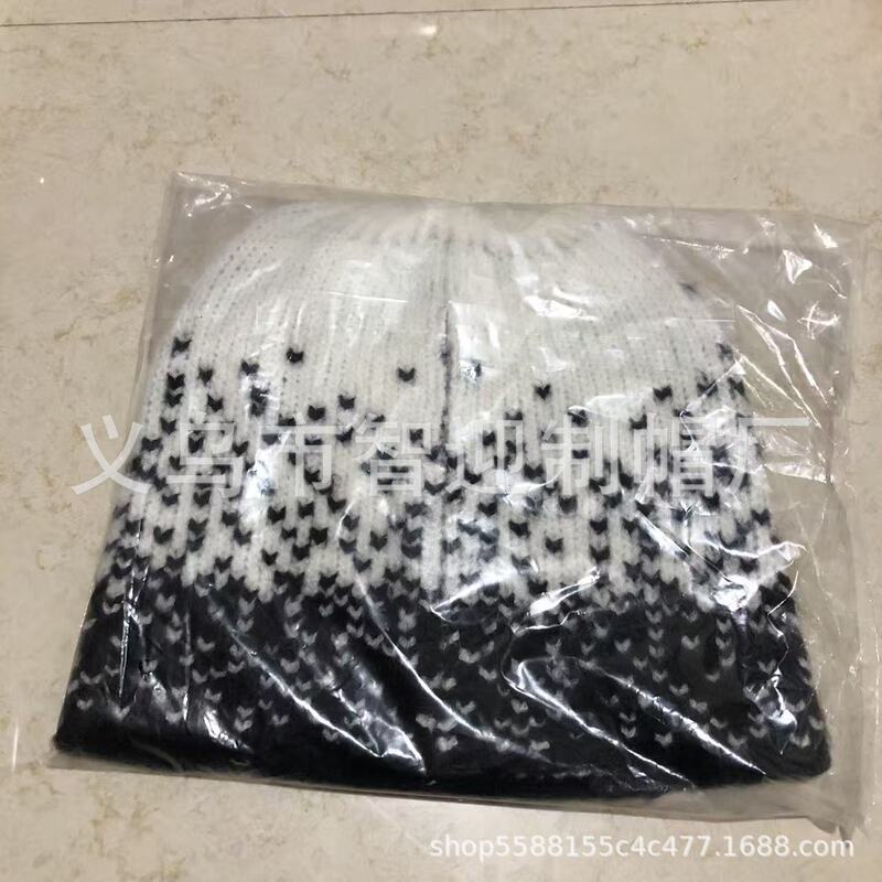 24 New Double C Knitted Hats for Autumn and Winter, Two-Tone Warm and Fashionable Versatile Color-Blocking Face-Slimming Beanie Wholesale