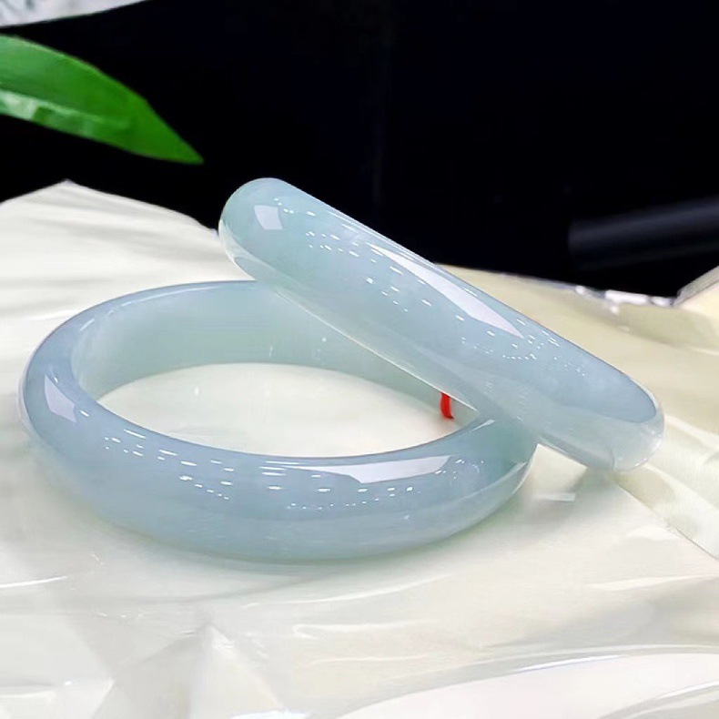 Vòng tay ngọc bích tự nhiên Myanmar A hàng cao cấp, đường kính trong 51–65 mm chi tiết 2