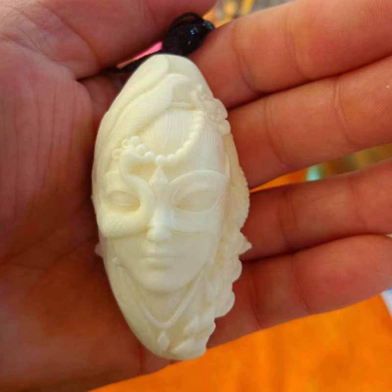 直供象牙果假面楼兰美女把玩件男士随身手把件古典美女挂件