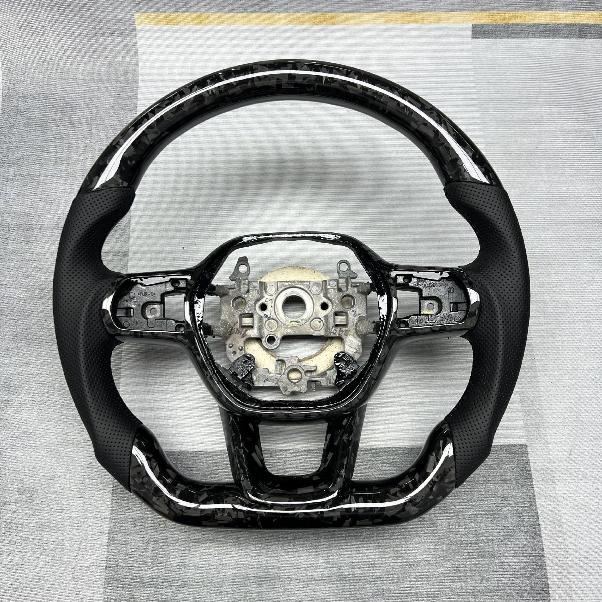Carbon fiber steering wheel modification customization is suitable for Honda 11th generation Civic car interior steering wheel processing