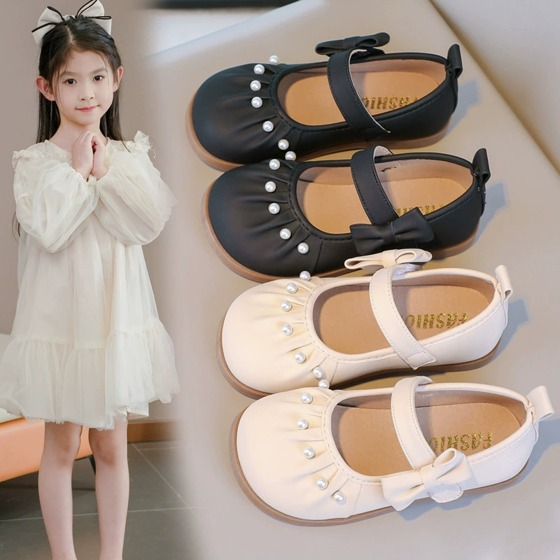 Детские туфли-принцессы с жемчугом, весна/лето 2025, для выступлений, для детей постарше, однотонные, модные, кожаные.