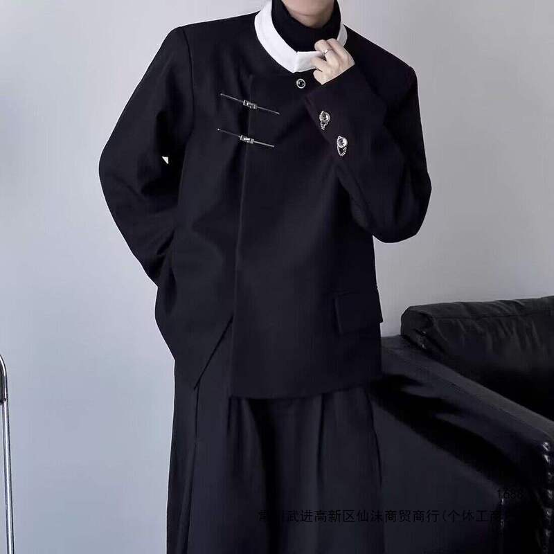 New Chinese-style men's blazer with shoulder pads, unique design with metal buttons, casual suit
