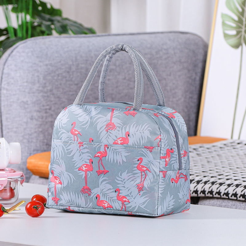 フラミンゴを手に