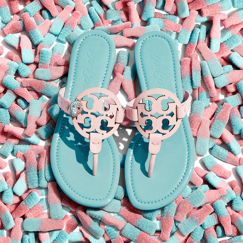 Comercio exterior TB casa 2026 diamante flip flops para mujeres de tamaño grande con un fondo plano doble T zapatillas frías fábrica al por mayor sandalias image 13