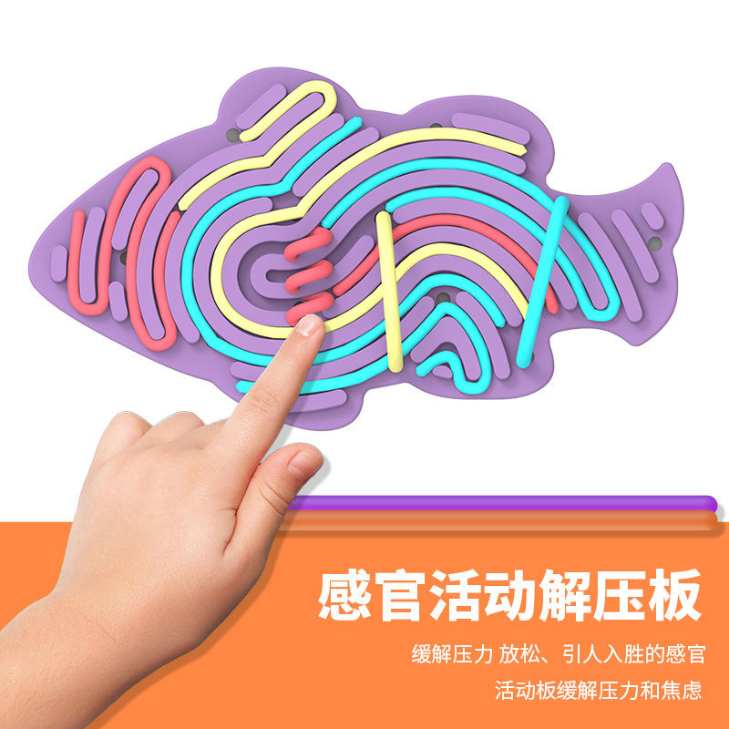 Amazon venta en caliente en forma de pez para niños nuevos productos sensoriales de silicona placa de movimiento de silicona de grado alimenticio placa de descompresión