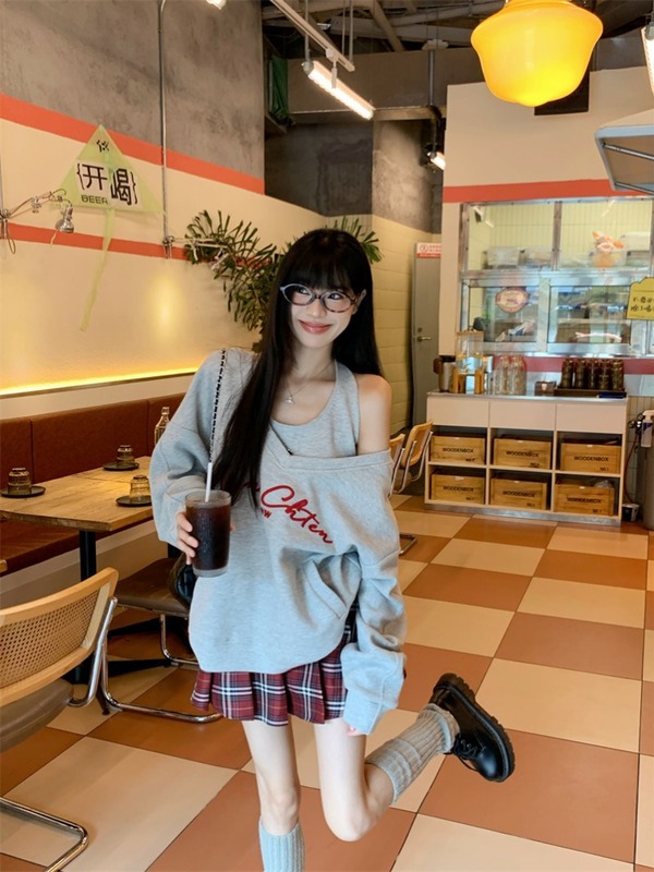 甜辣妹运动休闲V领长袖卫衣背心格子短裙女2025秋季新款时尚套装|undefined
