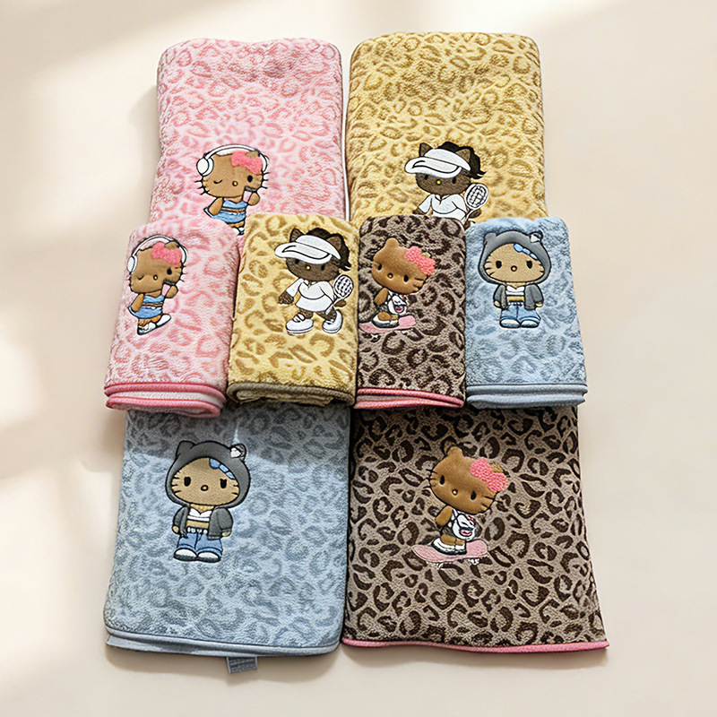 Cute Cartoon Leopard Print Towel Bath Towel for Adults and Couples, Coral Fleece Towel, Thick, Soft, and Absorbent Bath Towel, Available for Dropshipping
