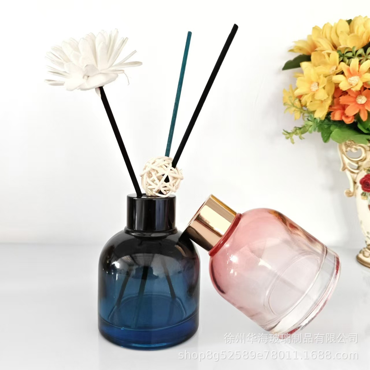 Colorful Aromatherapy Bottle Cylindrical Hanging Clock Car Aromatherapy Empty Bottle Fire-Free Rattan Essential Oil Volatile Bottle Transparent Glass Bottle