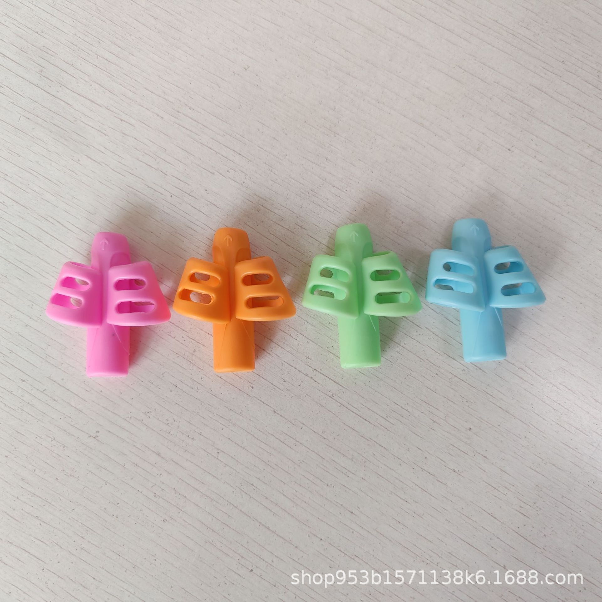 Factory Direct Sales Children's Handwriting Practice Double Finger Pen Holder to Correct Students' Writing Posture Cross-Border Supply Soft Rubber Pen Holder