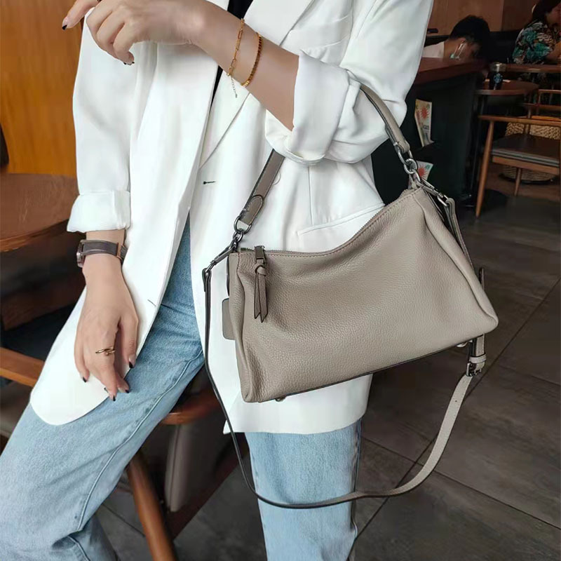2025 New Underarm Bag Women's Soft Leather Hand-Carrying Shoulder Crossbody Bag Large Capacity Casual Easiest for Match Fashion Factory Direct Supply