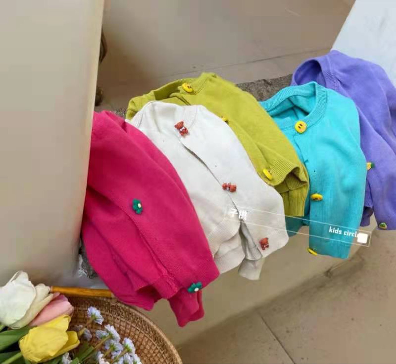 Children's clothing children sweater Cardigan men and women baby pinkycolor Cartoon sweater Cardigan Single breasted girl sweater Cardigan